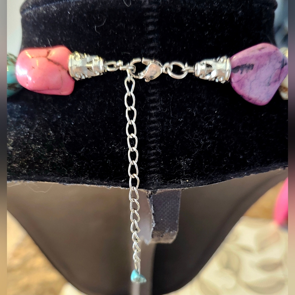 Vintage Multicolored Dyed Howlite Stone Necklace - Picture 5 of 5